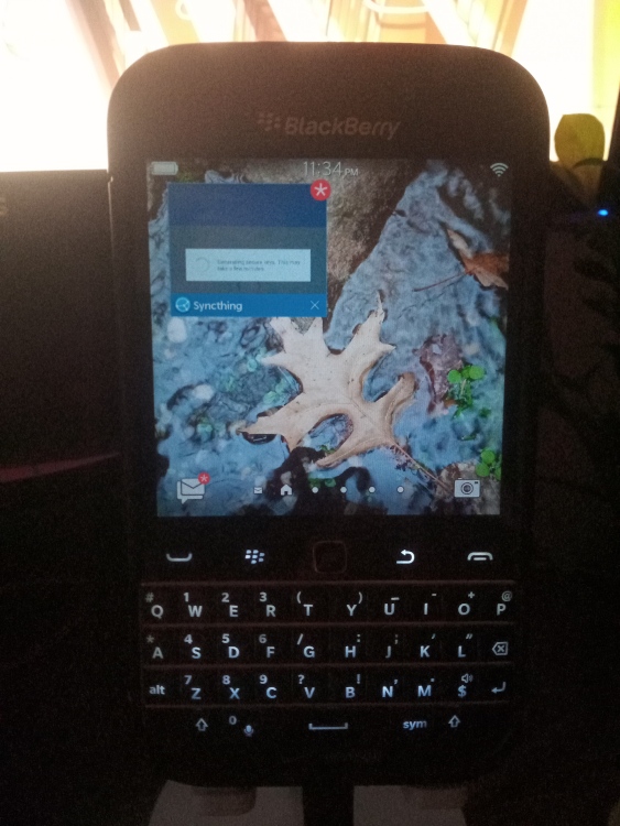 Screenshot of Syncthing terminating of a BlackBerry Classic.